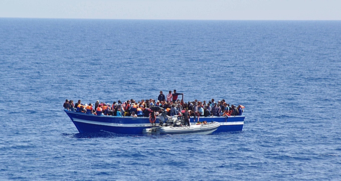 migrants ship