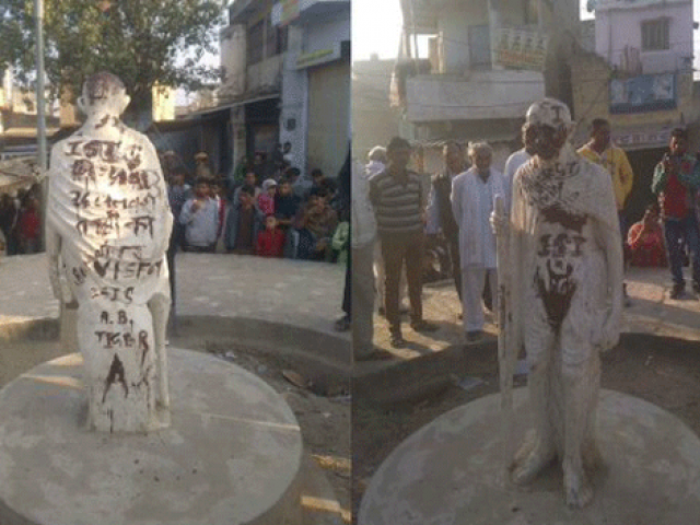 Gandhi's statue in Dudu