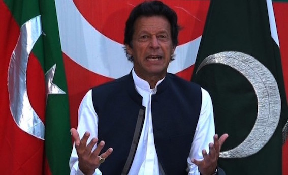 Imran Khan demands Nawaz Sharif to resign