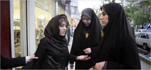 Iran’s ‘fashion police’ stops Levi’s catwalk show
