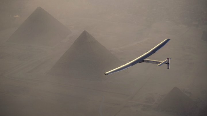 Solar plane lands in Egypt