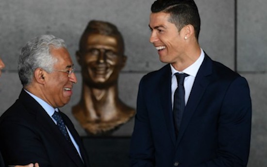 Ronaldo statue
