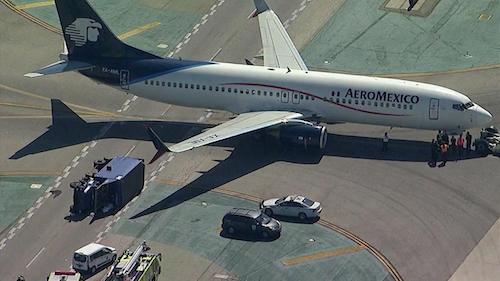 Aeromexico Passenger jet collides