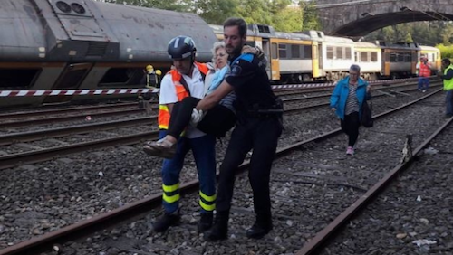Greek passenger train derails