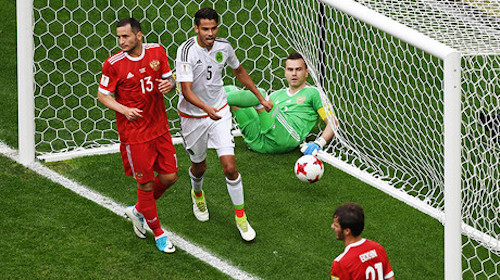 Mexico knock out Russia