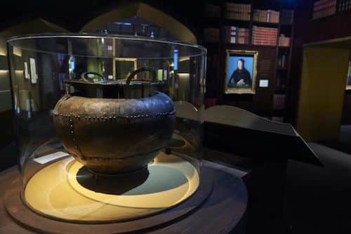 Harry Potter bones and cauldrons