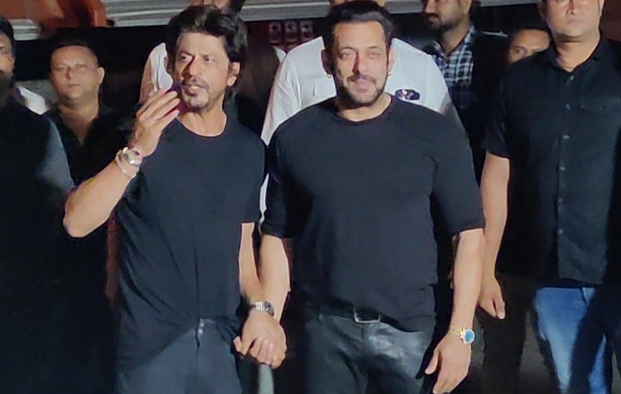 SRK, attend Salman Khan's birthday party