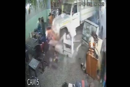 Viral video, Vehicle crushes into roadside Dhaba
