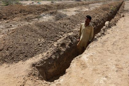 Pakistani gravedigger Shahid Baloch