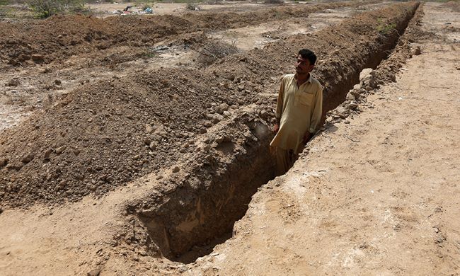 Pakistani gravedigger Shahid Baloch