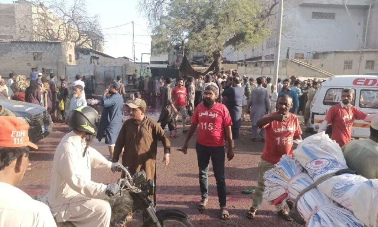 Karachi factory stampede during ration distribution