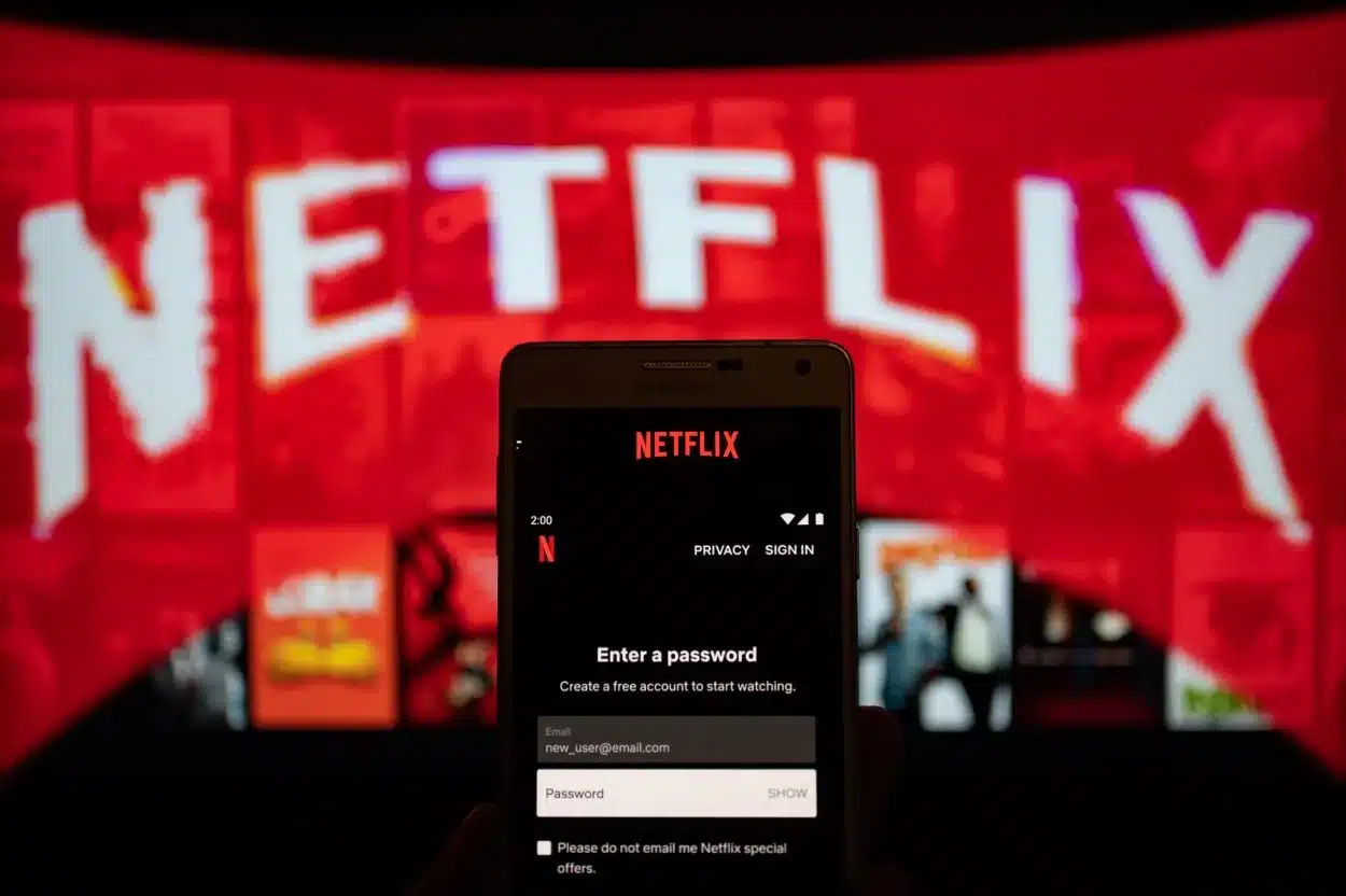 "Netflix", "password-sharing crackdown", "cancel subscriptions", "social media reactions"