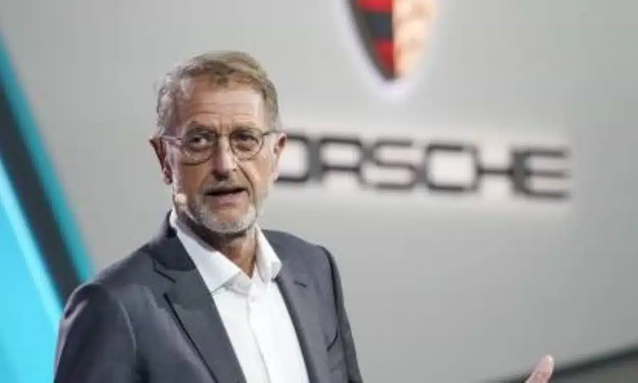 Porsche, flying passenger vehicle, urban air mobility, ride-sharing services, transportation innovation.