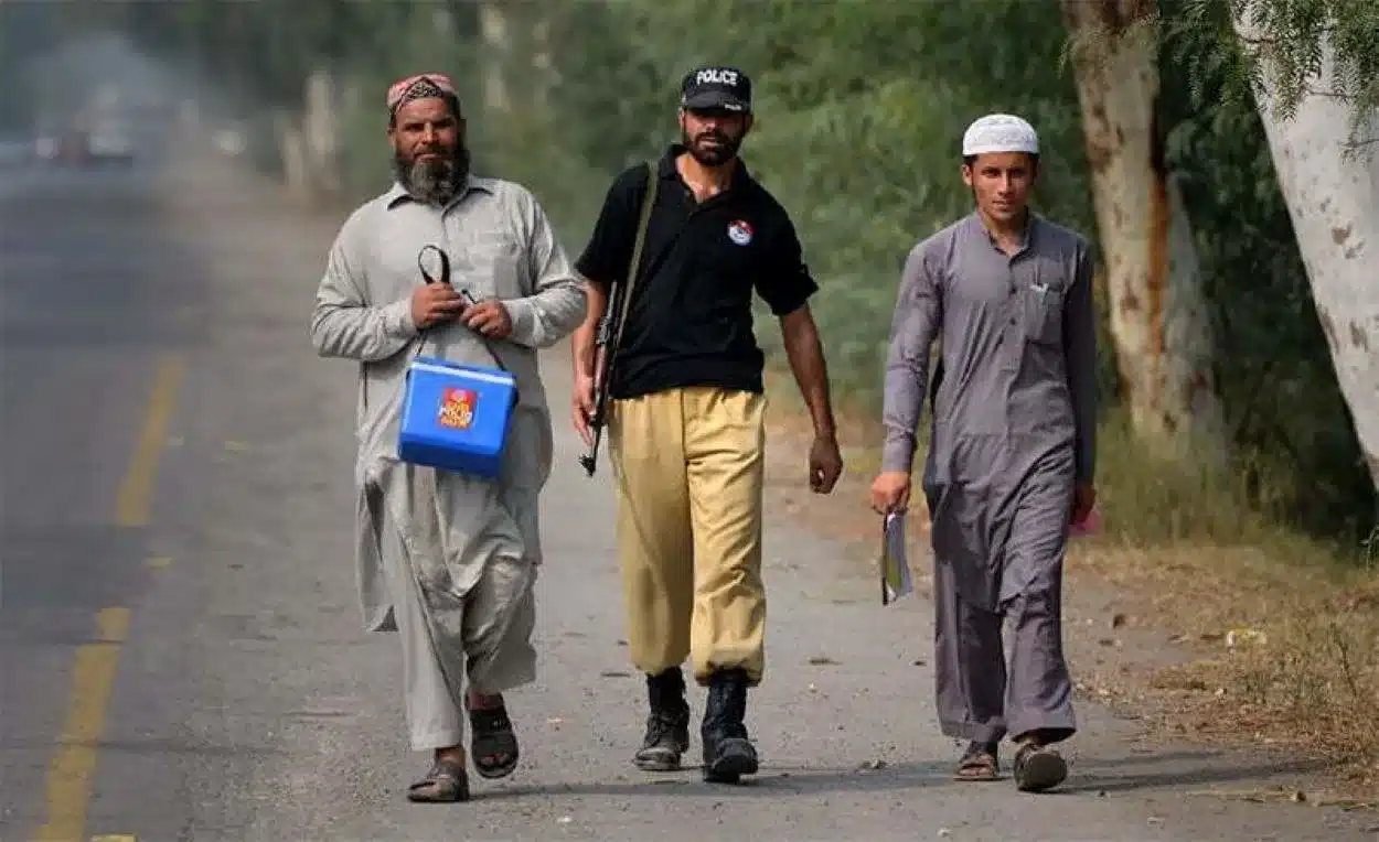 Quetta Polio Team Attack, Polio Vaccination