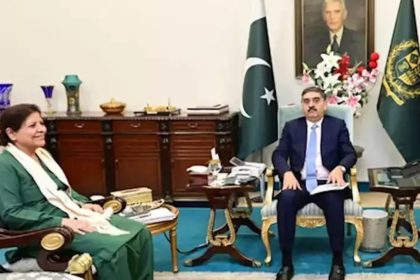 Anwaar-ul-Haq Kaka and Shamshad Akhtar