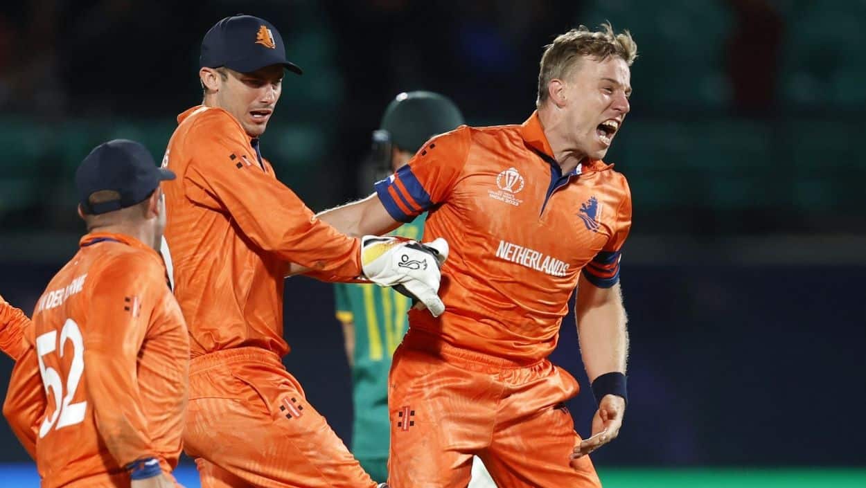 Netherlands defeat South Africa