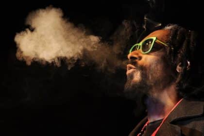 snoop dogg smoking