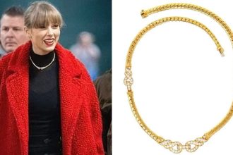 Taylor Swift NFL Game with $30K Cartier Necklace