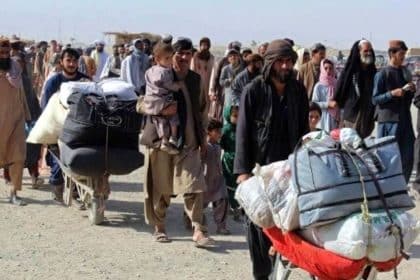 Afghans flee Pakistan