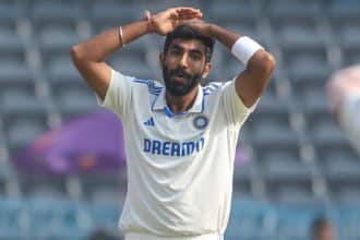 Bumrah Bavuma stump mic