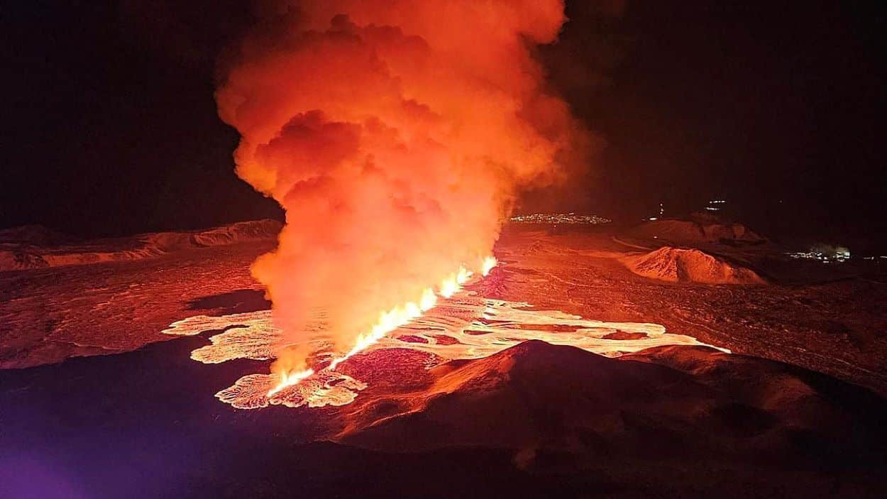 Reykjanes Peninsula Volcanic Eruption