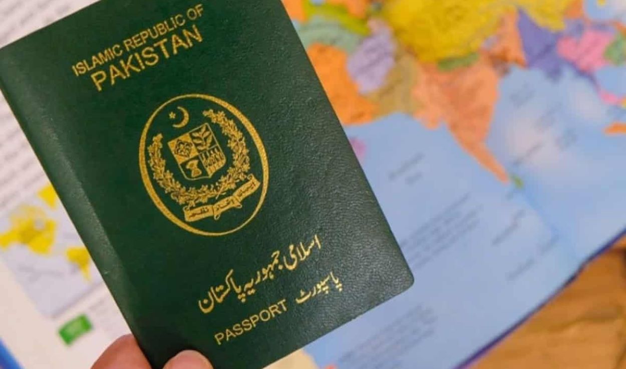 Pakistani Passport Naming Policy