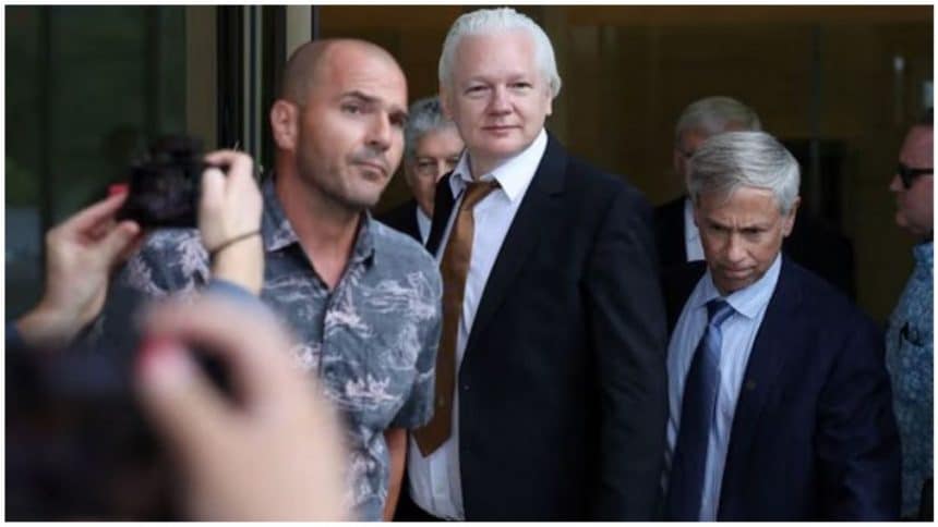 Julian Assange Free