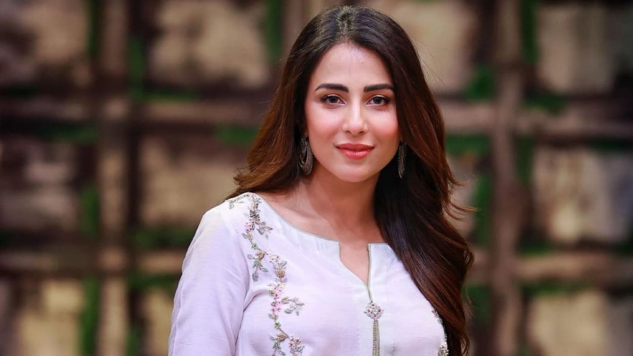 Ushna Shah Clothing Criticism