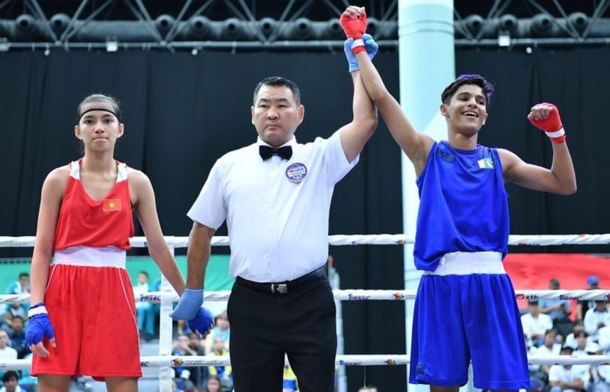 Ayesha Mumtaz boxing medal