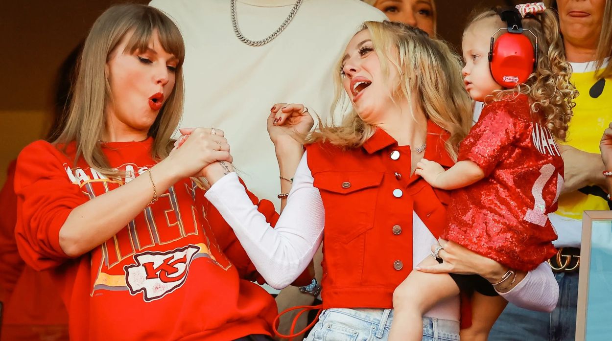 Taylor Swift Brittany Mahomes Whisper