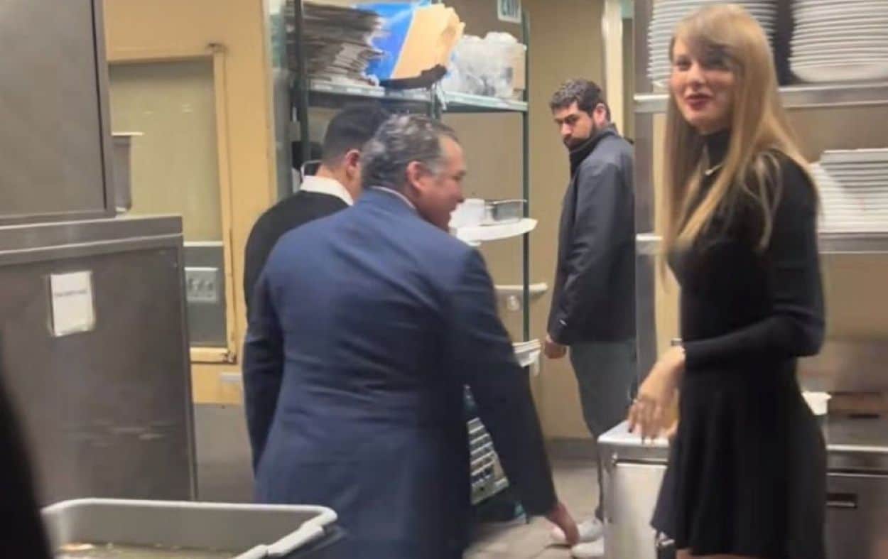 Taylor Swift Kitchen Escape