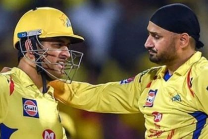 MS Dhoni and Harbhajan Rift