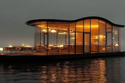 Lahore floating restaurant