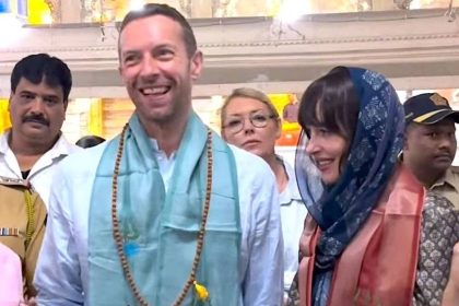 Chris Martin Dakota Johnson Mumbai