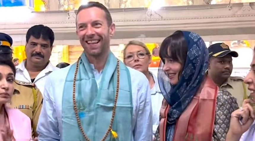 Chris Martin Dakota Johnson Mumbai