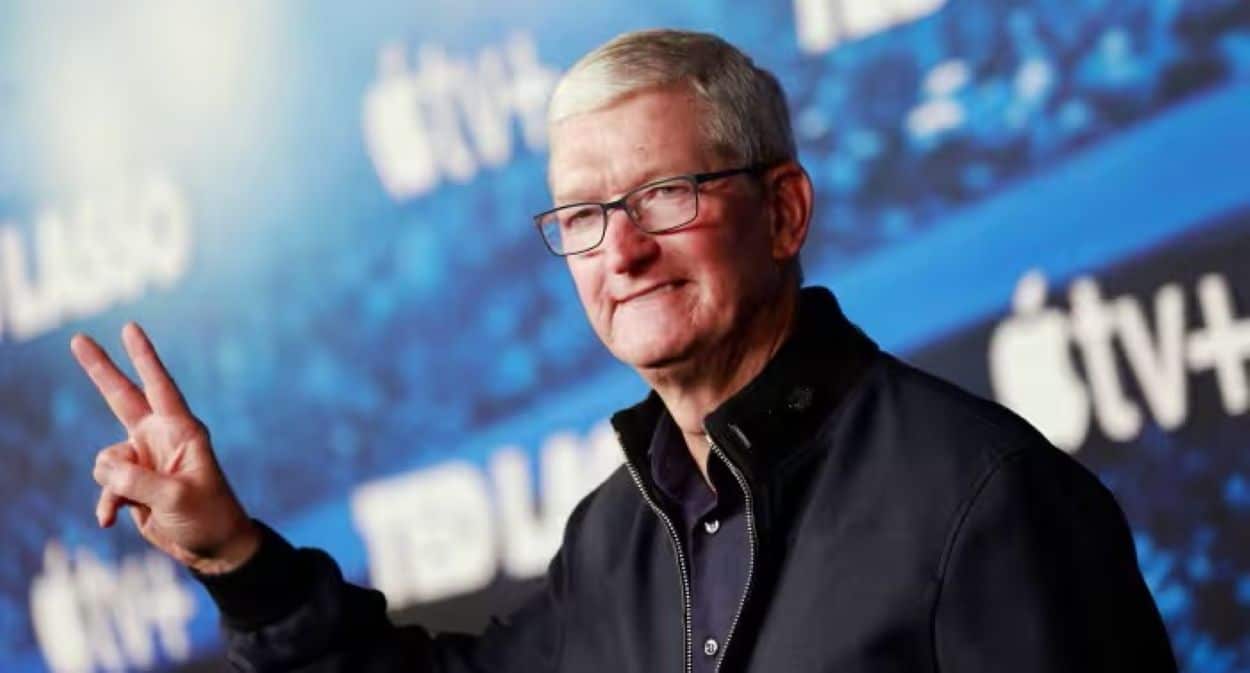 Apple CEO Tim Cook Pay Raise