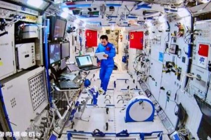 Chinese astronauts artificial photosynthesis Tiangong