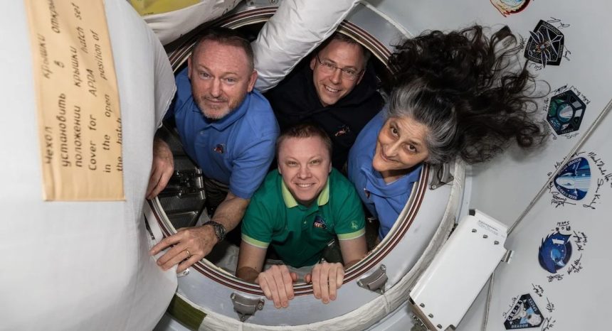 ISS Astronauts Return