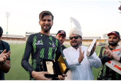 Shaheen Shah Afridi Gold iPhone Pro 16