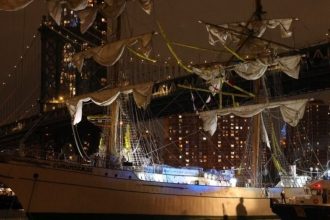 Brooklyn Bridge collision