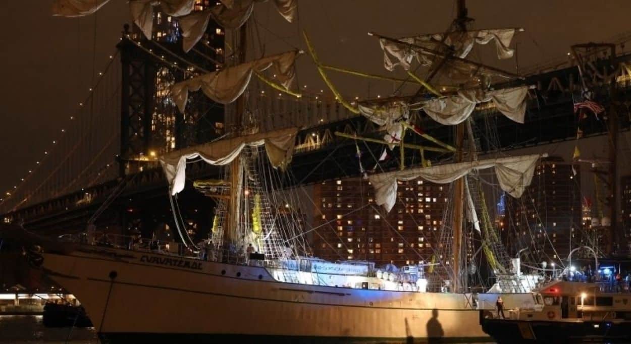 Brooklyn Bridge collision