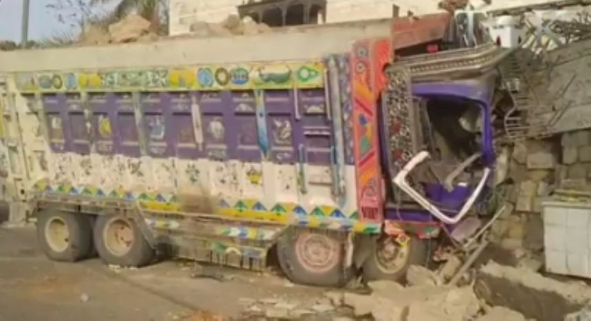 Karachi dumper truck crash