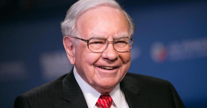 Warren Buffett Praises Tim Cook