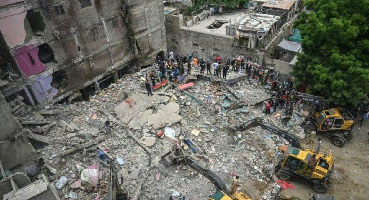 Karachi Lyari Building Collapse 2025