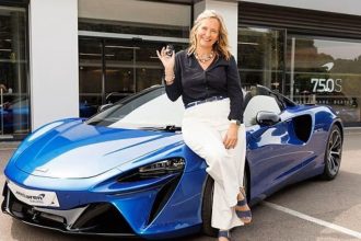 F1 Grandmother McLaren