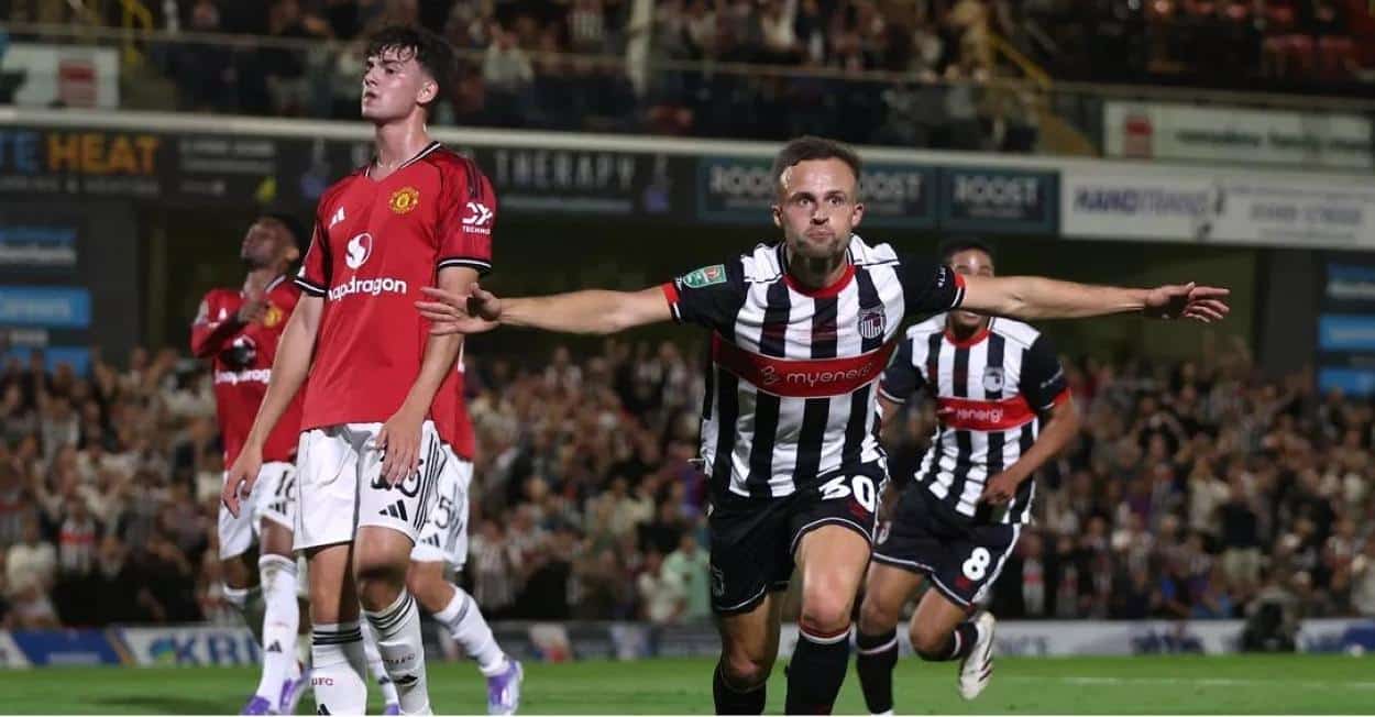 Grimsby Town Manchester United