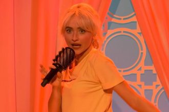 Sabrina Carpenter SNL 2025