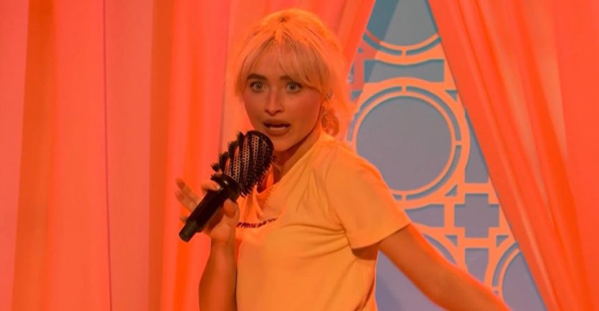 Sabrina Carpenter SNL 2025