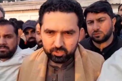 KP CM Ends 16-Hour Sit-In Adiala Jail