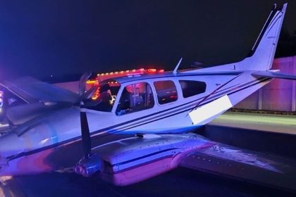 plane crash into car i-95 florida